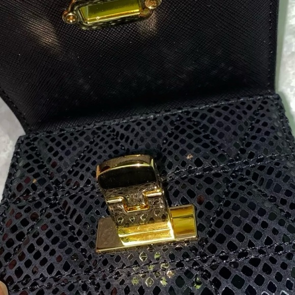 Michael Kors Women's Trifold Embossed leather Wallet BLACK New - Picture 5 of 8